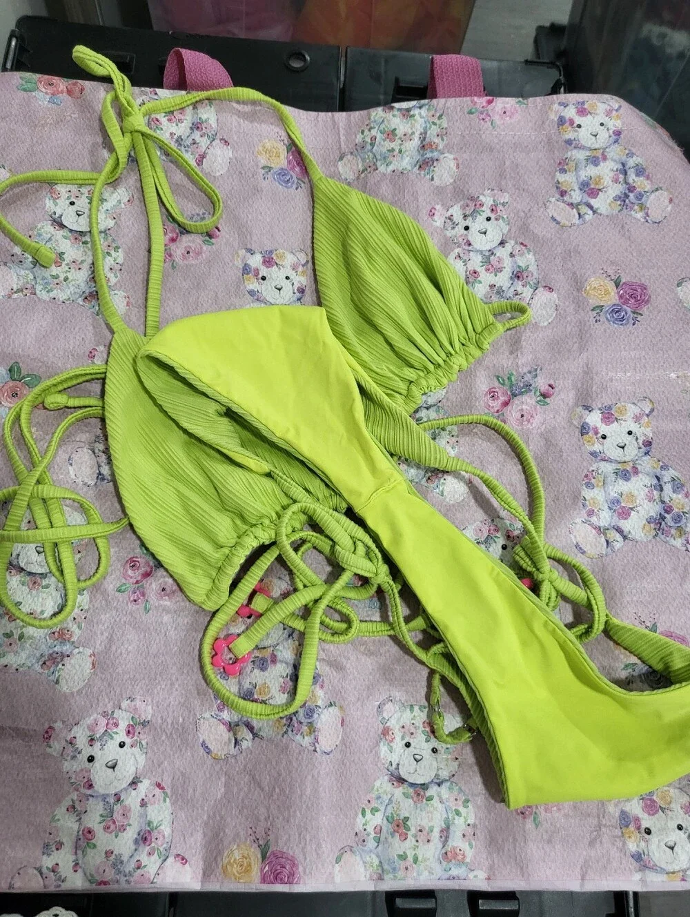 NWOT Frankie's Bikinis Lime Kiwi Green Set - Size Medium